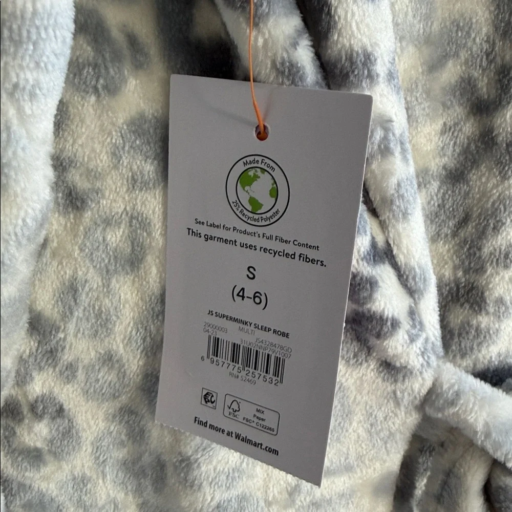 Leopard Print Plush Robe - Picture 6 of 7